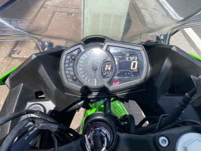 Kawasaki Ninja 400 KRT Edition 2022