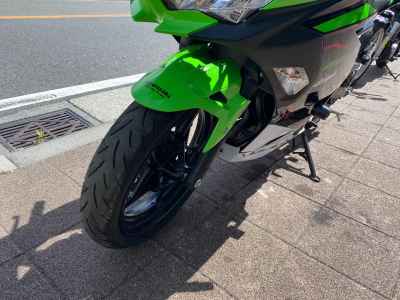 Kawasaki Ninja 400 KRT Edition 2022