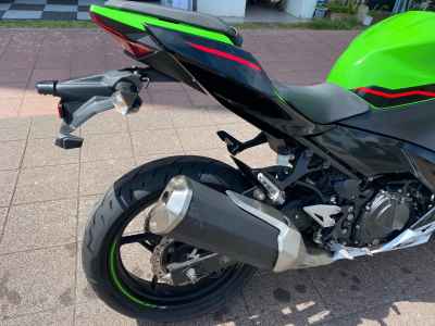 Kawasaki Ninja 400 KRT Edition 2022