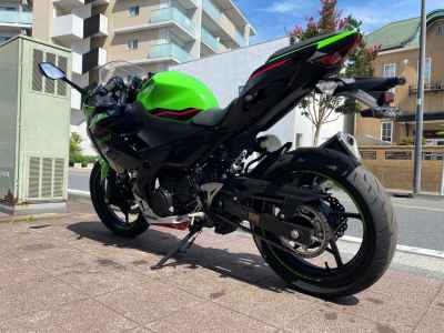 Kawasaki Ninja 400 KRT Edition 2022