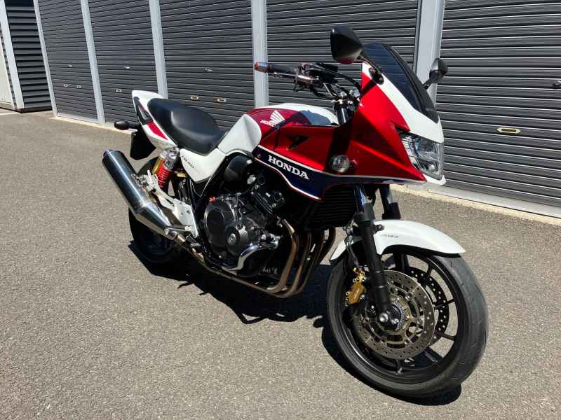 Honda CB400 Super Boldor 2015