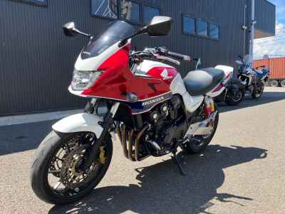 Honda CB400 Super Boldor 2015