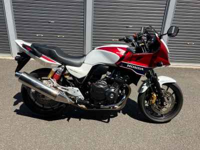 Honda CB400 Super Boldor 2015