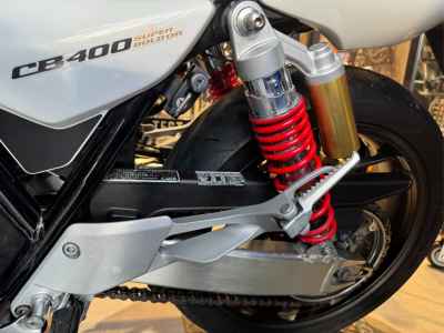 Honda CB400 Super Boldor 2015