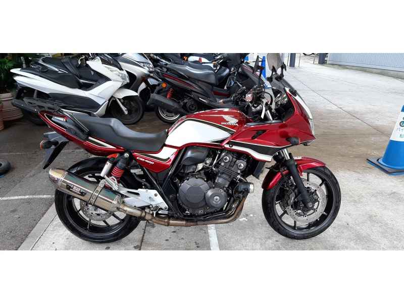 Honda CB400 Super Boldor 2019