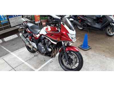Honda CB400 Super Boldor 2019