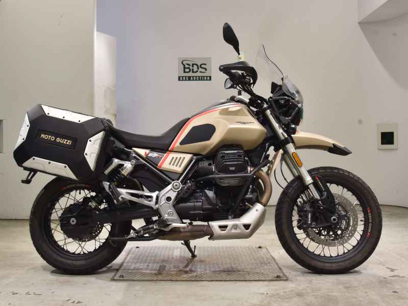 Moto Guzzi V85TT Travel 2020