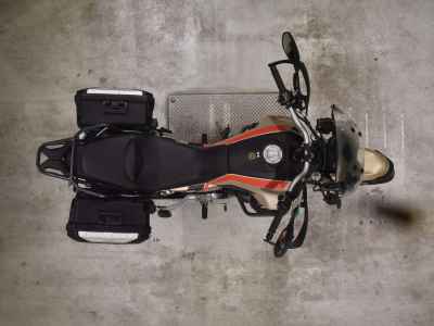 Moto Guzzi V85TT Travel 2020