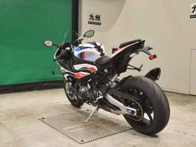 BMW M1000RR 2022