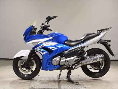 Suzuki GSR250F