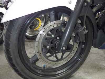 Suzuki GSR250F