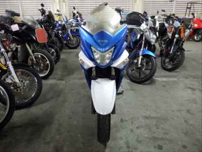 Suzuki GSR250F