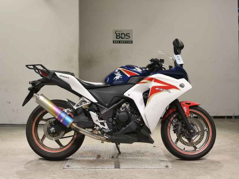 Honda CBR250R 2011