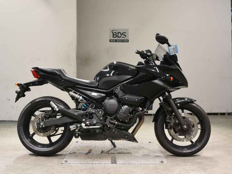 Yamaha XJ6 Diversion 2011