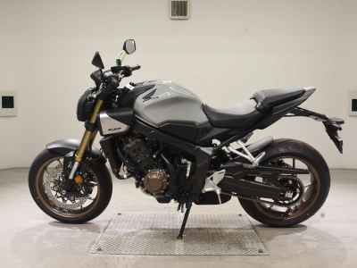 Honda CB650R E-Clutch 2024