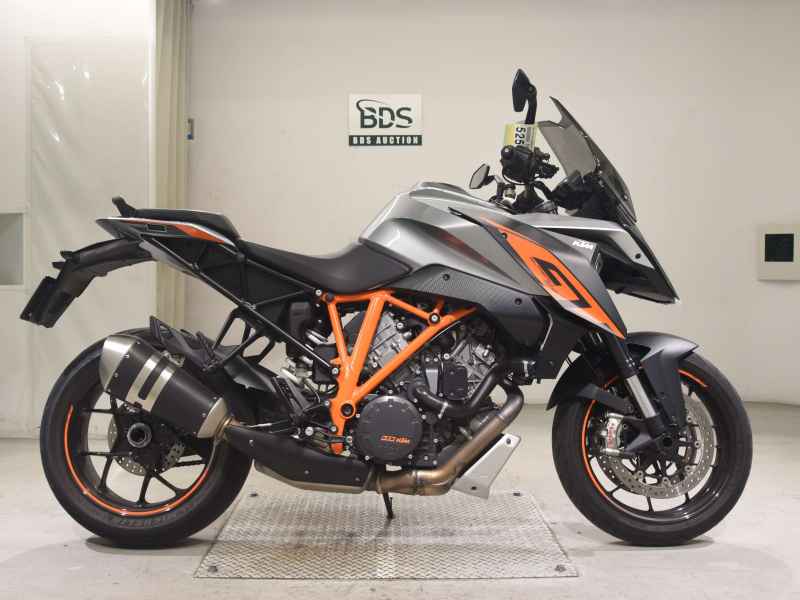 KTM 1290 Super Duke GT 2016