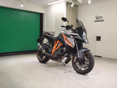 KTM 1290 Super Duke GT 2016