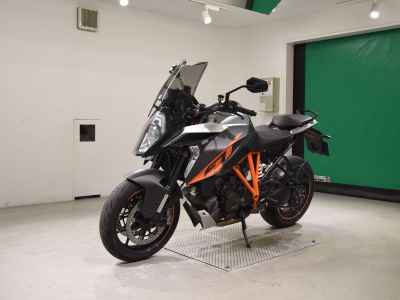 KTM 1290 Super Duke GT 2016