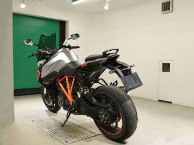 KTM 1290 Super Duke GT 2016