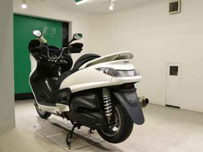 Yamaha Majesty 250