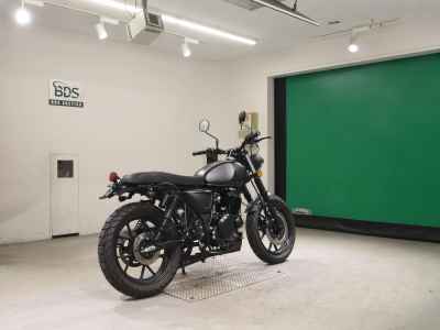 Suzuki MATTE MOTORCYCLE 250 2023