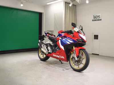 Honda CBR250RR 2023