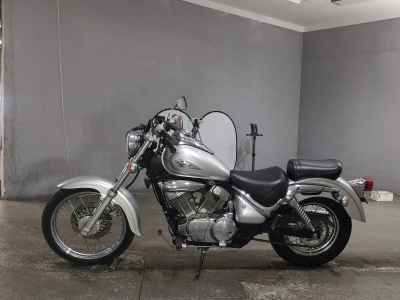 Suzuki Intruder 250LC