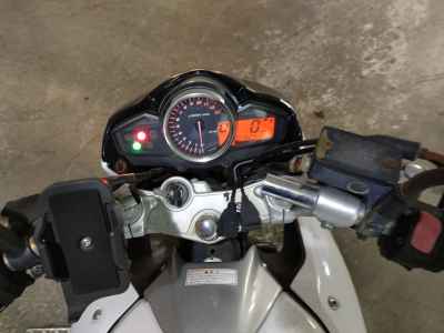Suzuki GSR250