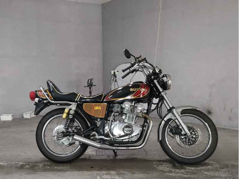Suzuki GS400 2025