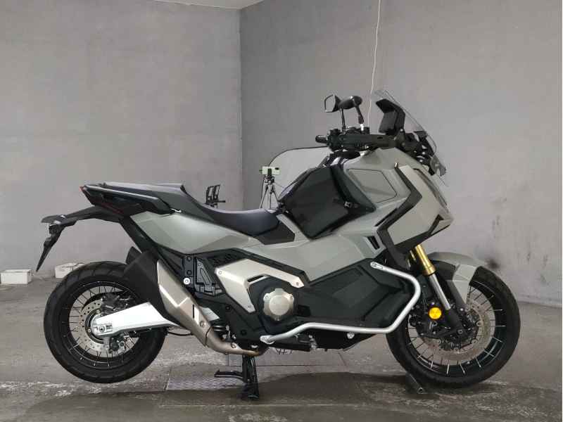 Honda X-Adv 750 2025