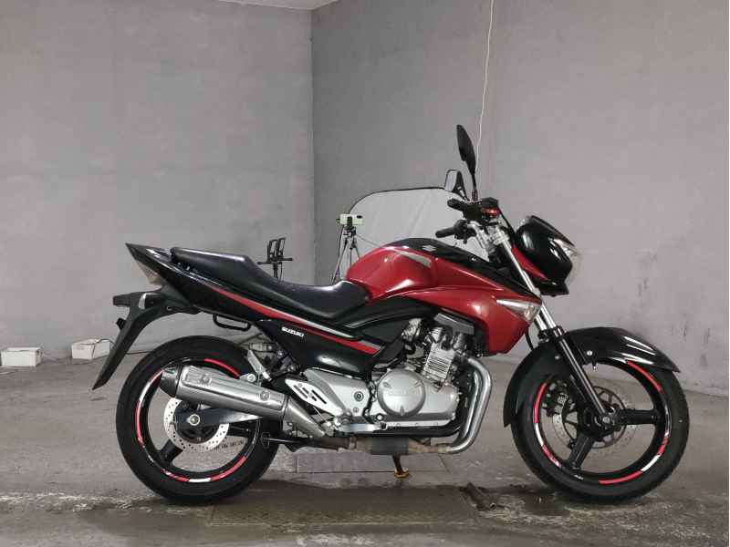 Suzuki GSR250