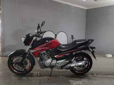 Suzuki GSR250
