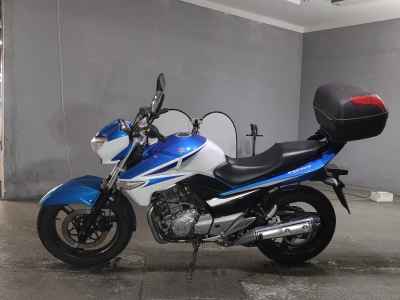 Suzuki GSR250