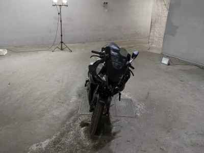 Yamaha YZF-R25 2023
