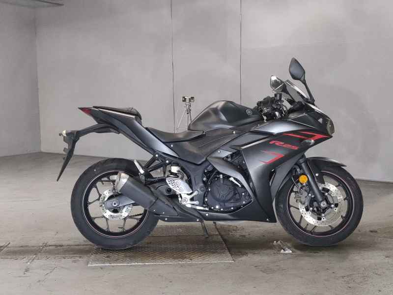 Yamaha YZF-R25 2015