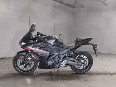 Yamaha YZF-R25 2015