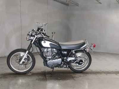 Yamaha SR400 2021