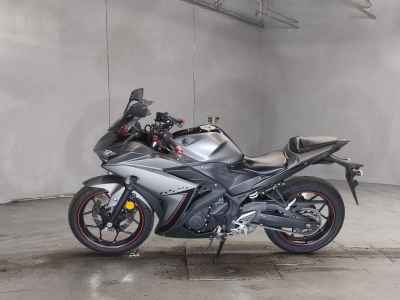 Yamaha YZF-R25 2016