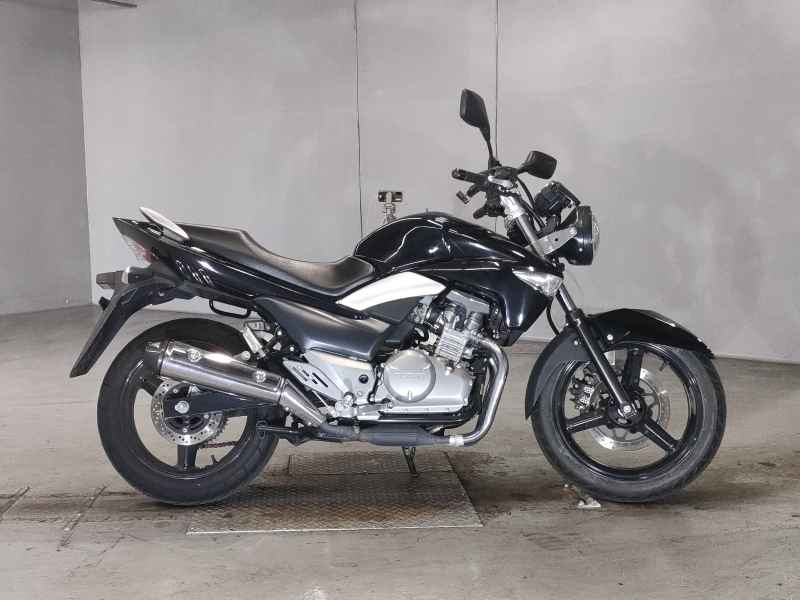 Suzuki GSR250