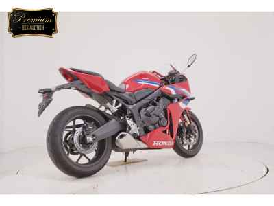 Honda CB650R E-Clutch 2024