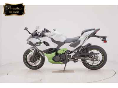 Kawasaki Ninja 7 Hybrid 2025