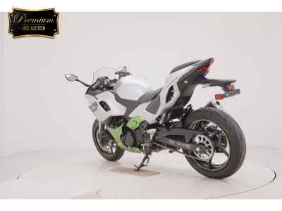 Kawasaki Ninja 7 Hybrid 2025