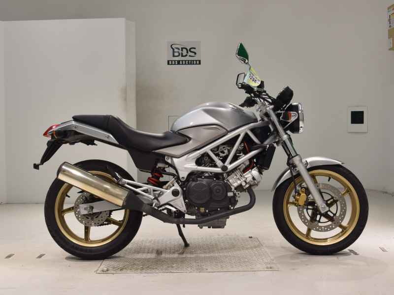 Honda VTR250 2011