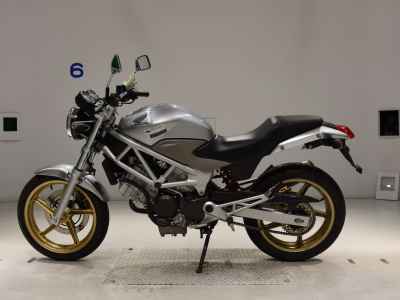 Honda VTR250 2011