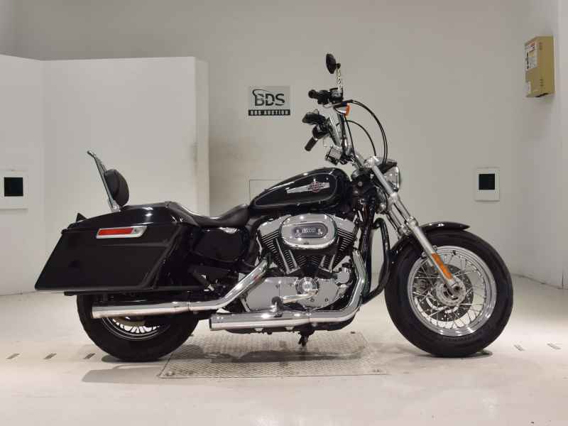 Harley-Davidson Sportster Custom XL1200C 2011