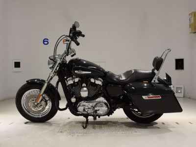 Harley-Davidson Sportster Custom XL1200C 2011