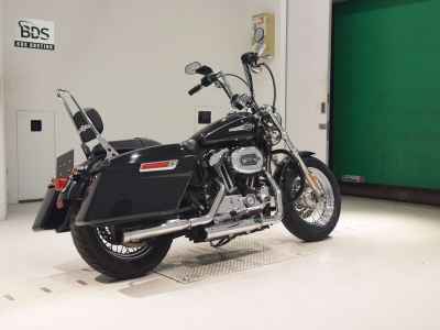 Harley-Davidson Sportster Custom XL1200C 2011