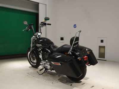 Harley-Davidson Sportster Custom XL1200C 2011