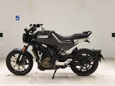 Husqvarna Svartpilen 401 2021