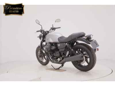 Moto Guzzi V7 Stone 2024